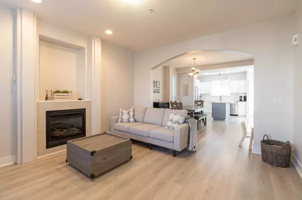 Maple Ridge, BC V2W 0A7,24350 101a AVE