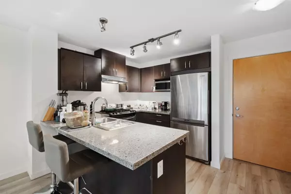 Coquitlam, BC V3E 0A2,3050 Dayanee Springs BLVD #516