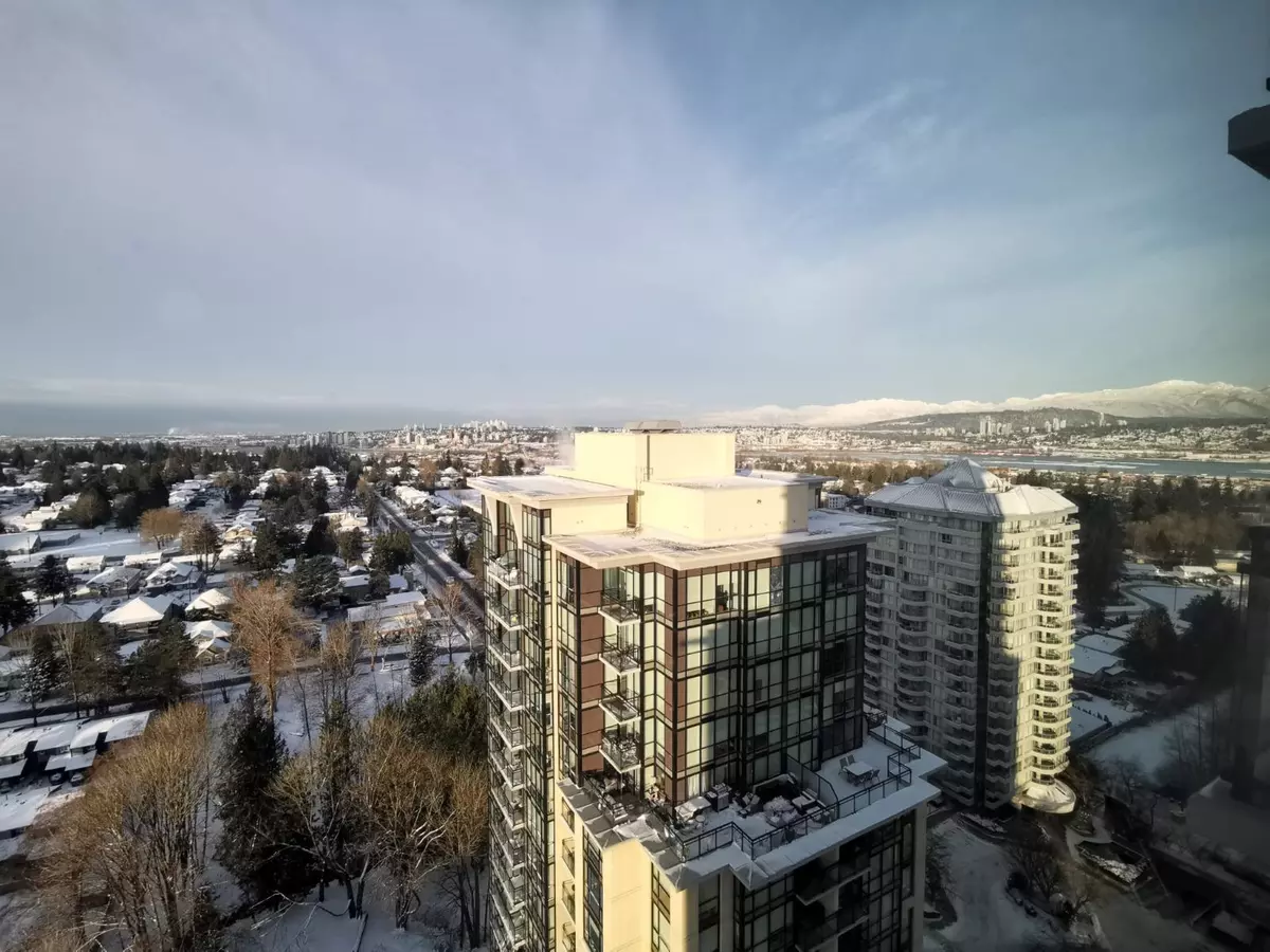 Surrey, BC V3T 0E6,10777 University DR #2306