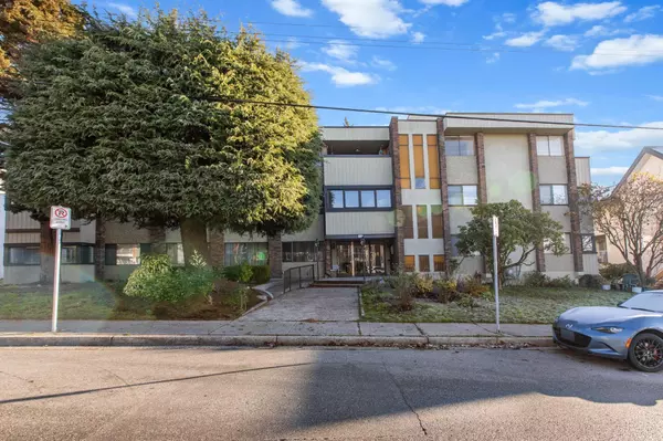 White Rock, BC V4B 4B2,1320 Fir ST #206