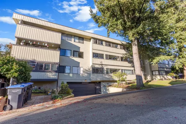 White Rock, BC V4B 4B2,1320 Fir ST #206