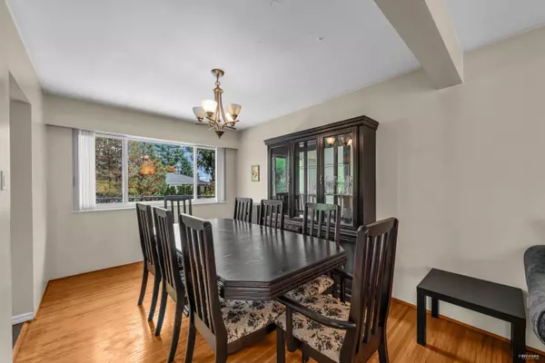 North Vancouver, BC V7J 2M9,2106 Mountain HWY