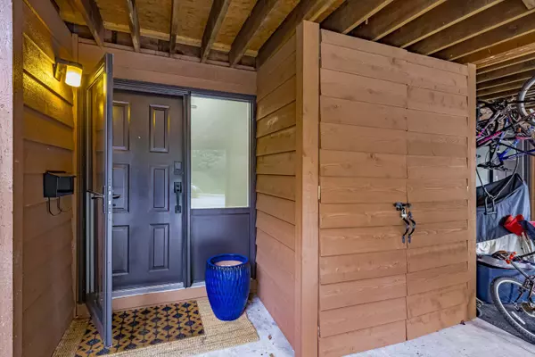 Port Moody, BC V3H 3W2,316 Cornell WAY