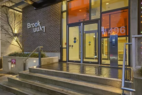 North Vancouver, BC V7J 0C9,1496 Charlotte RD #406