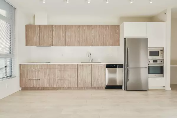 Coquitlam, BC V3J 0H9,691 North RD #308