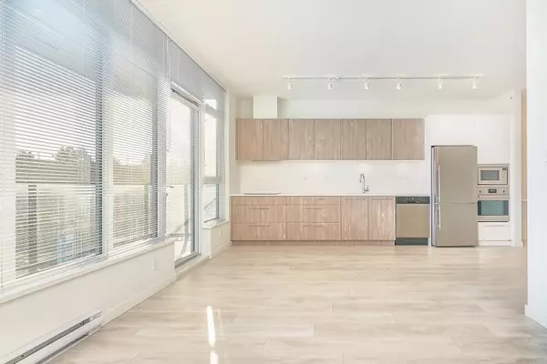 Coquitlam, BC V3J 0H9,691 North RD #308