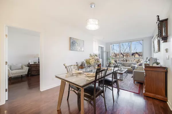 Surrey, BC V3Z 5K3,15988 26 AVE #318