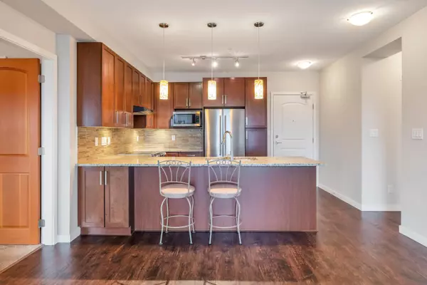 Surrey, BC V4N 6J9,6480 194 ST #303