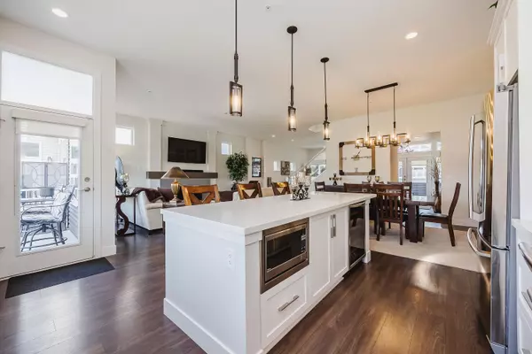 Maple Ridge, BC V2W 1G3,10279 238a ST