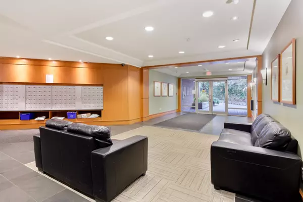 North Vancouver, BC V7P 0A2,1633 Mackay AVE #232