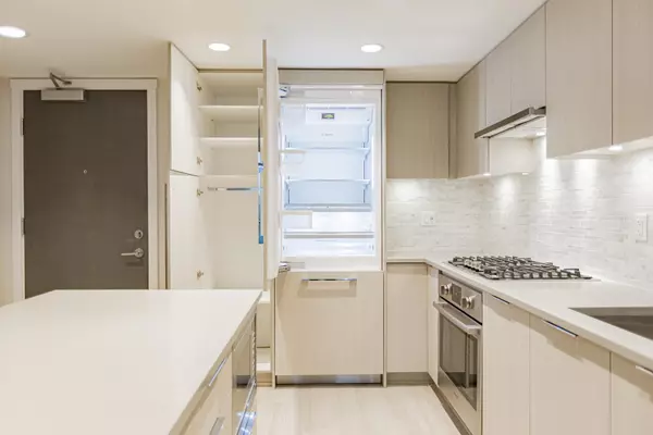 Coquitlam, BC V3B 0T9,1182 Westwood ST #1604