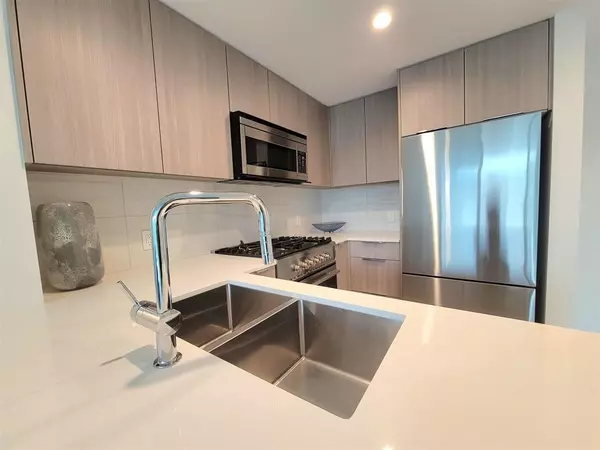 North Vancouver, BC V7J 0E2,1401 Hunter ST #908