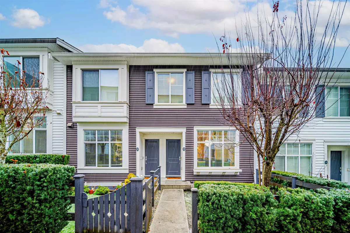 Surrey, BC V3W 1H9,8130 136a ST #49