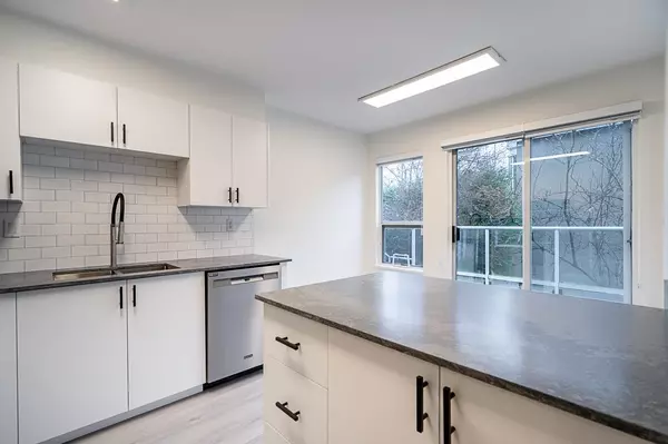 Vancouver, BC V5P 4W2,2373 Quayside CT