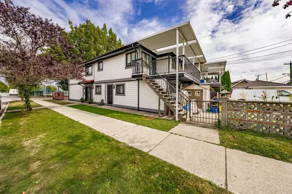 Vancouver, BC V5N 5S3,4320 Sidney ST