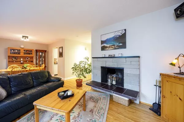 North Vancouver, BC V7K 1X1,1652 Coleman ST