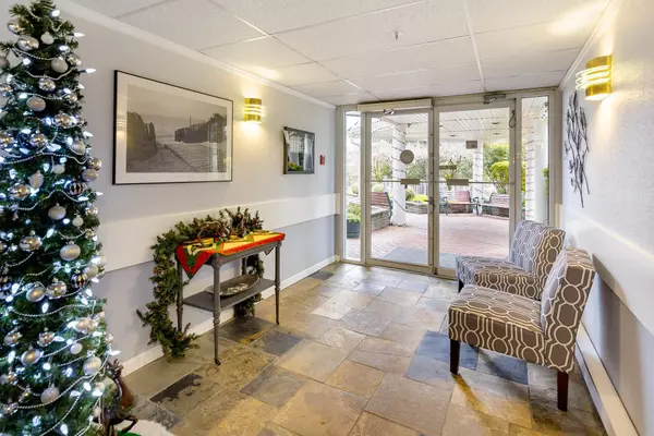 Maple Ridge, BC V2X 2L6,11605 227 ST #102