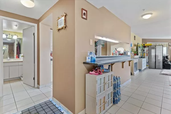 Surrey, BC V3R 0V9,14820 104 AVE #401