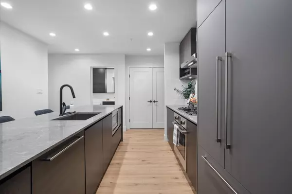 Port Moody, BC V3H 0L9,3131 Murray ST #226