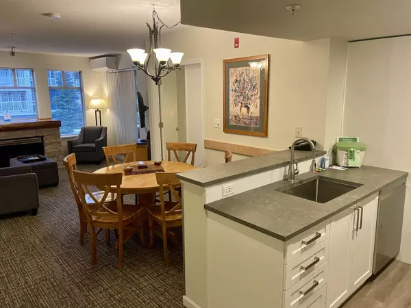 Whistler, BC V8E 0B4,4338 Main ST #208