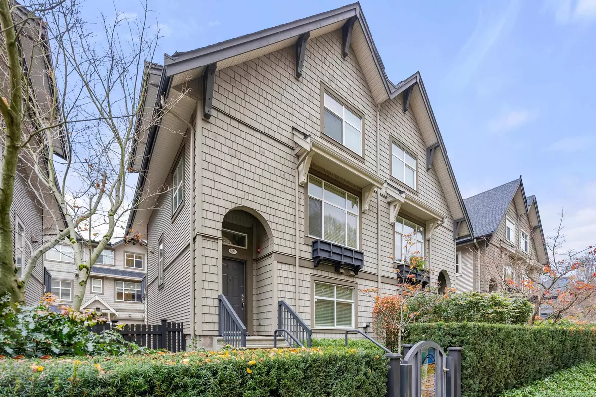 North Vancouver, BC V7J 0A5,691 Premier ST