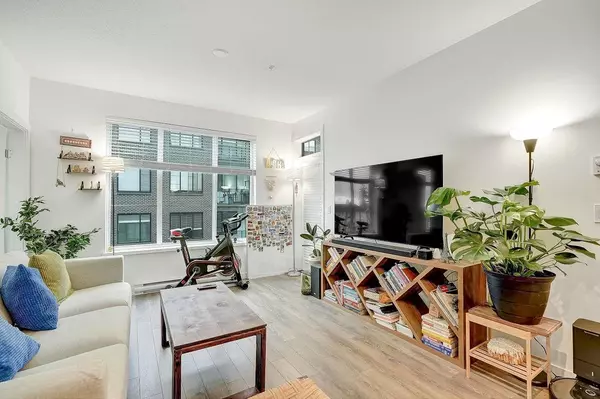 Surrey, BC V4N 6W9,15825 85 AVE #402