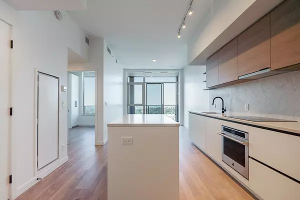 Surrey, BC V3T 0S6,13428 105 AVE #2808