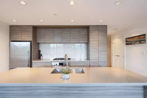 North Vancouver, BC V7J 0A9,1550 Fern ST #2406