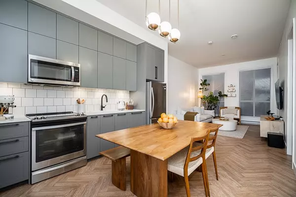 Surrey, BC V3R 0E8,14968 101a AVE #416