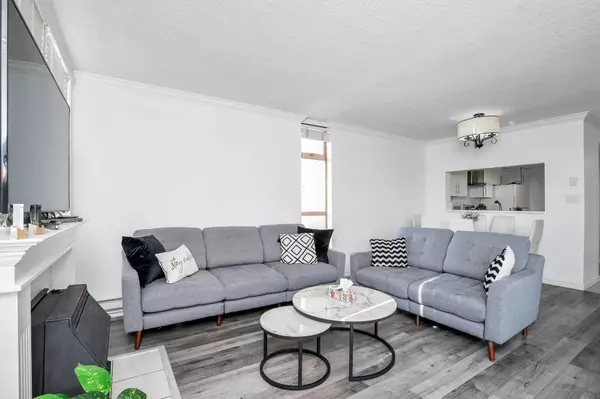 Surrey, BC V3R 0M5,14881 103a AVE #1005