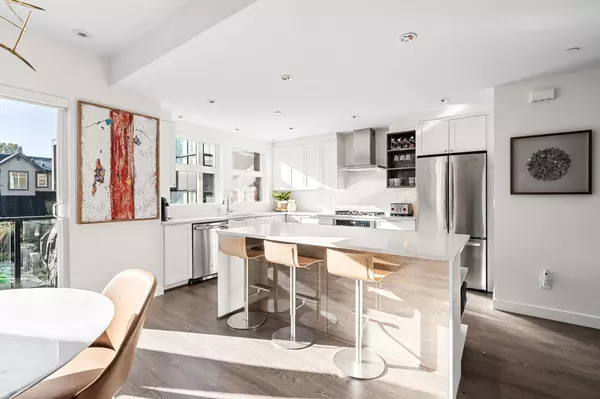 North Vancouver, BC V7J 0C2,856 Orwell ST #13