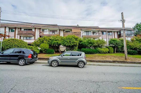 1360 Martin ST #305,  White Rock,  BC V4B 3W5
