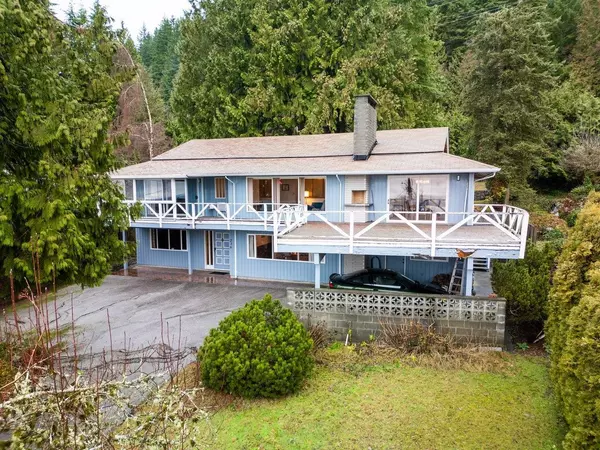 North Vancouver, BC V7N 2W7,216 Rondoval CRES