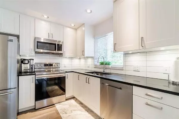 Surrey, BC V3R 0Z8,15488 101a AVE #44