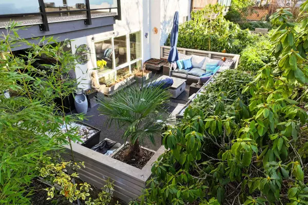 Vancouver, BC V6J 2B9,1640 W 11th AVE #105