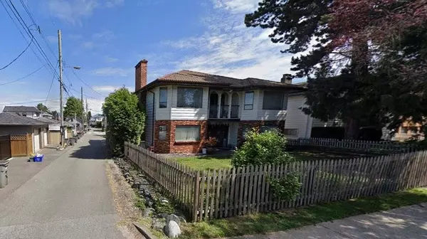 Vancouver, BC V5P 1W4,2215 E 51st AVE