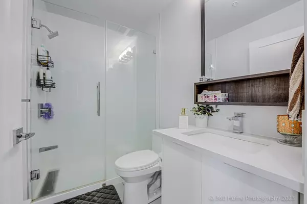 Surrey, BC V3S 0B6,14438 72 AVE #B208