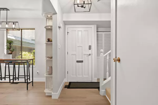 New Westminster, BC V3L 2J6,114 Park ROW #12