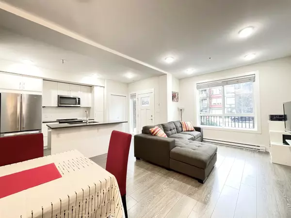 Surrey, BC V3R 0G2,15351 101 AVE #105