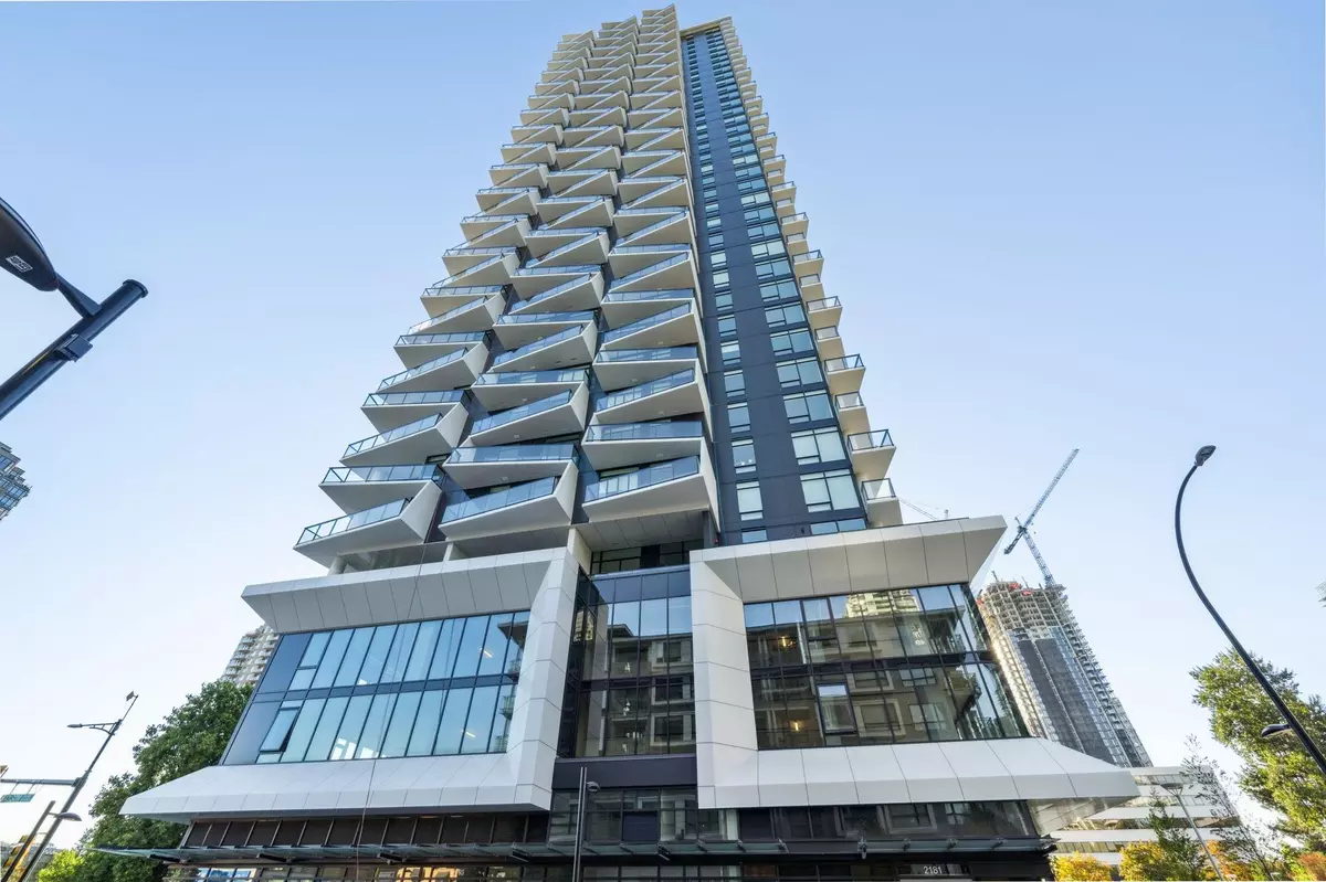 Burnaby, BC V5C 0N4,2181 Madison AVE #2010