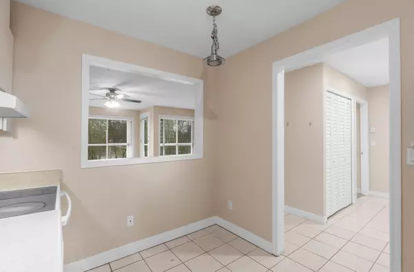 Surrey, BC V3R 0T1,14998 101a AVE #302