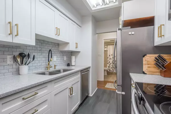 New Westminster, BC V3L 4L2,466 E Eighth AVE #406