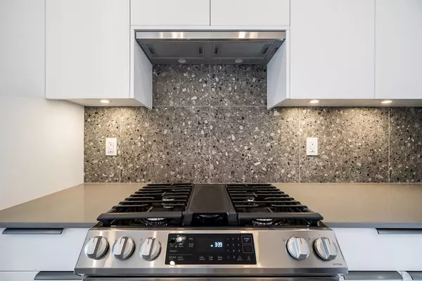 Langley, BC V2Y 3X1,7920 206 ST #604