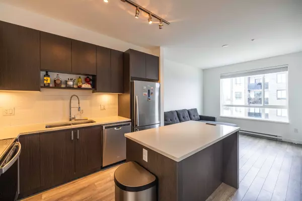 Surrey, BC V3W 3E2,13628 81a AVE #302