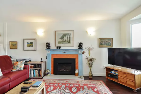 Surrey, BC V3W 0L3,14326 78 AVE