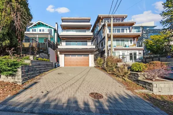 White Rock, BC V4B 1G9,15319 Victoria AVE