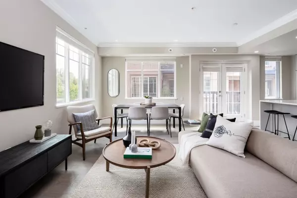 Vancouver, BC V5X 1X5,482 W 59th AVE