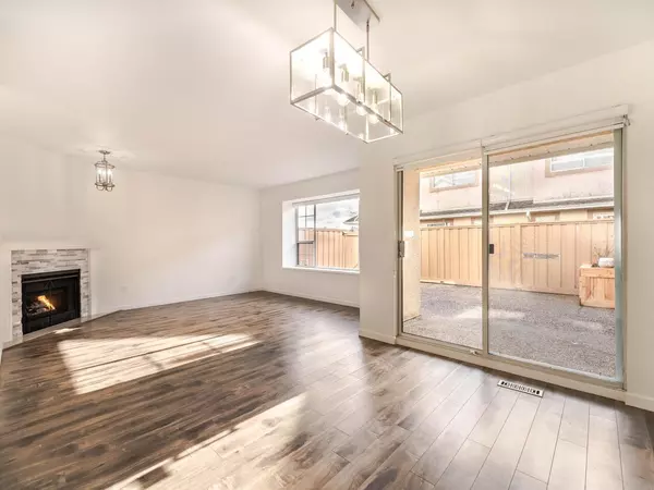 North Vancouver, BC V7P 1V8,901 W 17th ST #14