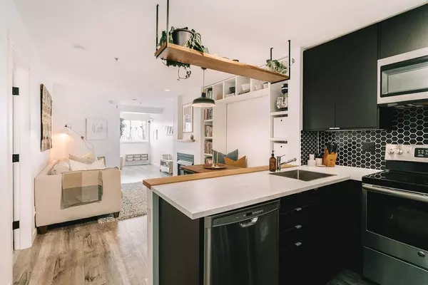 Vancouver, BC V5V 3C3,868 Kingsway #305