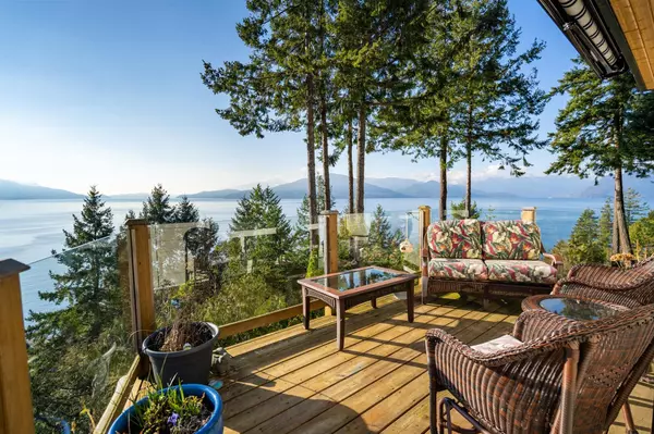 Lions Bay, BC V0N 2E0,70 Sweetwater PL